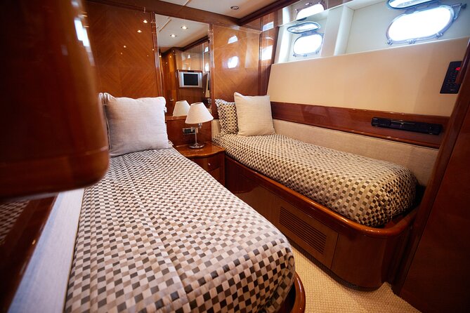 Number Juan 100ft Yacht Azimut Rental - The Number Juan open bar and drink service