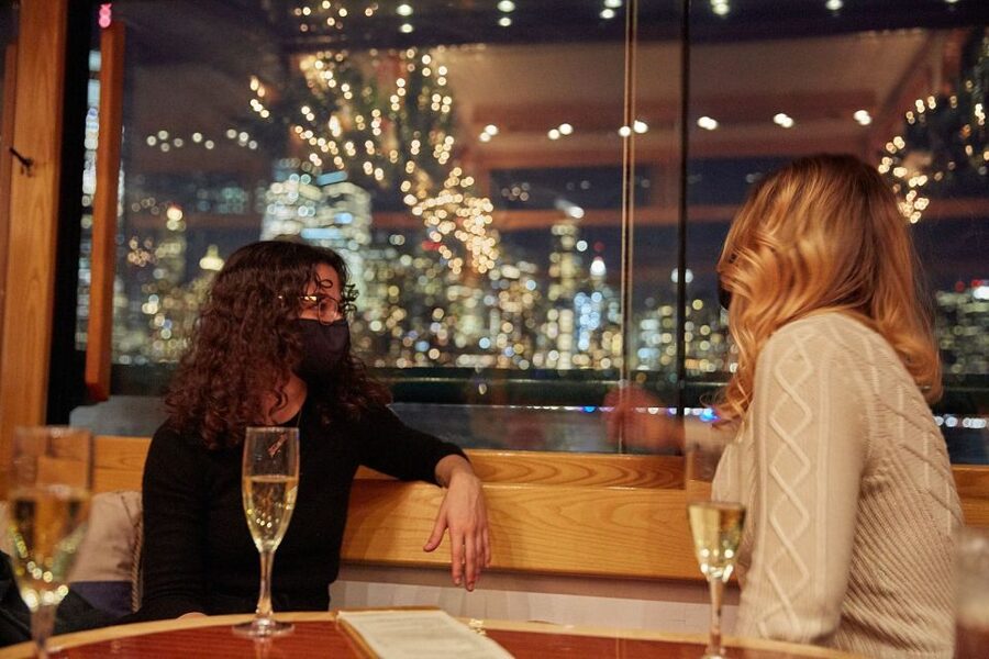 NYC: City Lights Yacht Cruise with Drink Included - Why the skyline looks better from a 1920s-style yacht