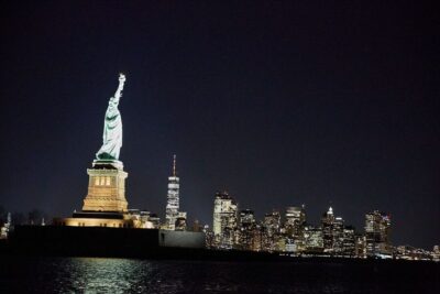 NYC: City Lights Yacht Cruise with Drink Included