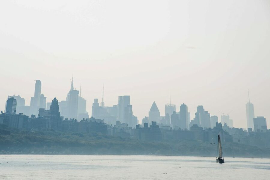 NYC: Grand Palisades Fall Foliage Yacht Tour - The Upper West Side and George Washington Bridge