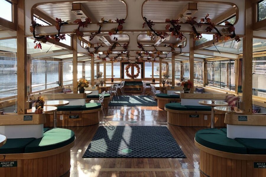 NYC: Grand Palisades Fall Foliage Yacht Tour - The autumn colors and the Palisades