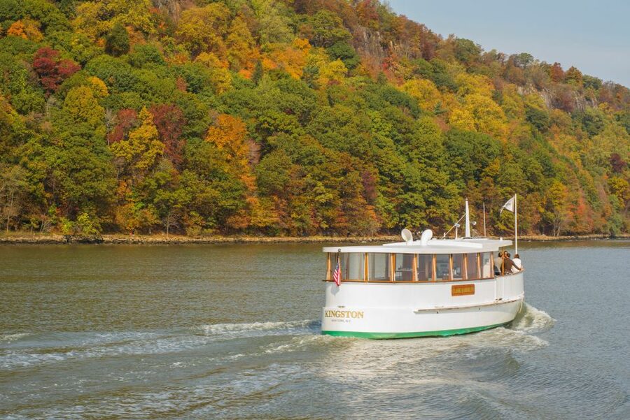 NYC: Hudson River Fall Foliage Yacht Tour - Palisades Park gives the cruise its natural drama