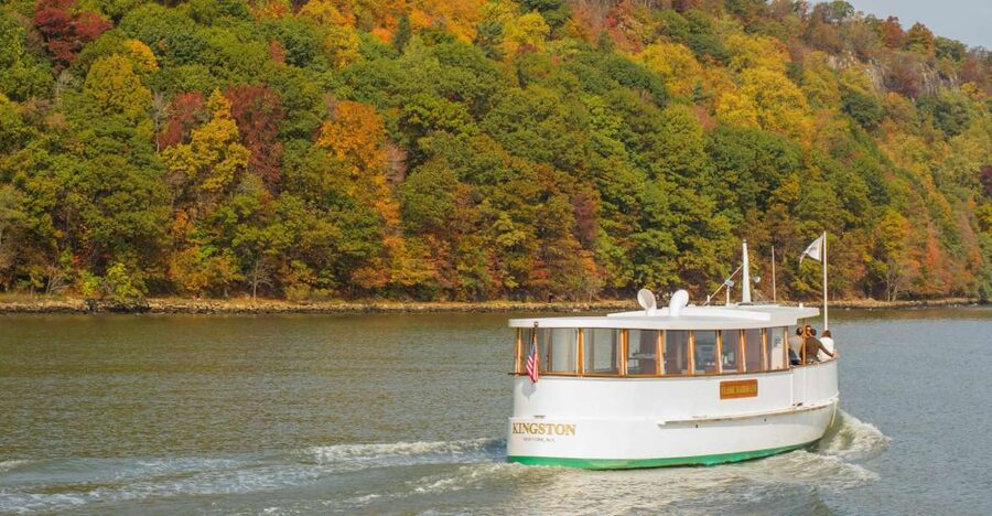 NYC: Hudson River Fall Foliage Yacht Tour - What the crew adds to the experience
