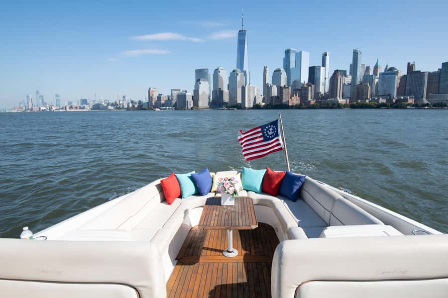 NYC: Statue of Liberty Private Yacht Tour - Pausing near Lady Liberty