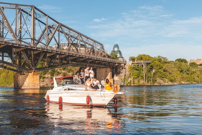 Ottawa: 1-Hr. Public Tour on a Real Yacht (Thurs. to Sun. @ 6 PM) - Drinks, Food, and Onboard Comfort