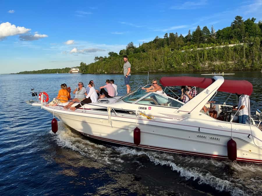 Ottawa: Downtown Yacht Cruise - Wed-Sun @ 6PM - 75 Minutes - Who will enjoy this cruise most