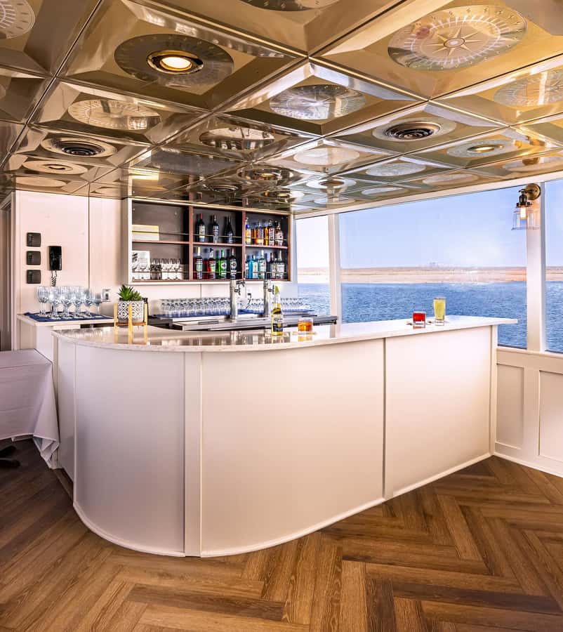 Page: Wahweap Bay Canyon Princess Yacht Dinner Cruise - What the Canyon Princess evening feels like