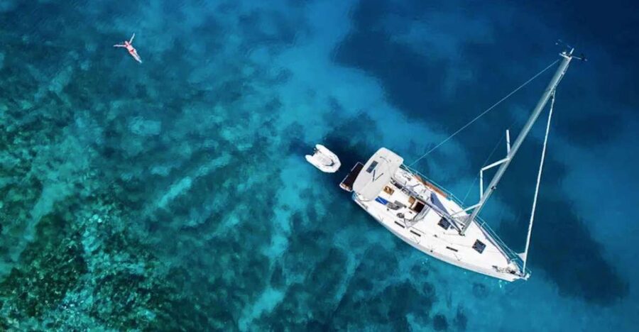 Palawan: Private Sailing Yacht Cruise in El Nido - Lunch aboard the Beneteau