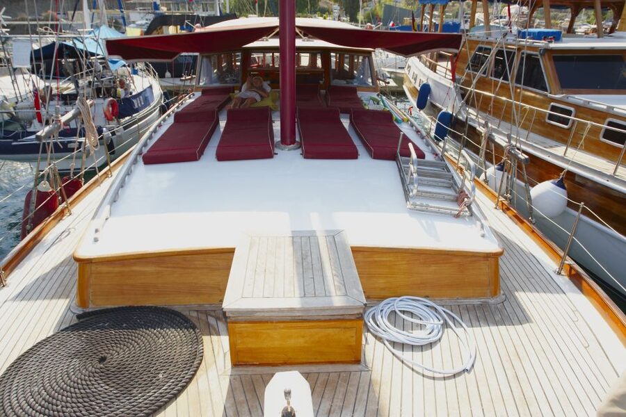 Paros: Traditional Gulet Shared or Private Island Cruise - Greek food, drinks, and the lunch setup