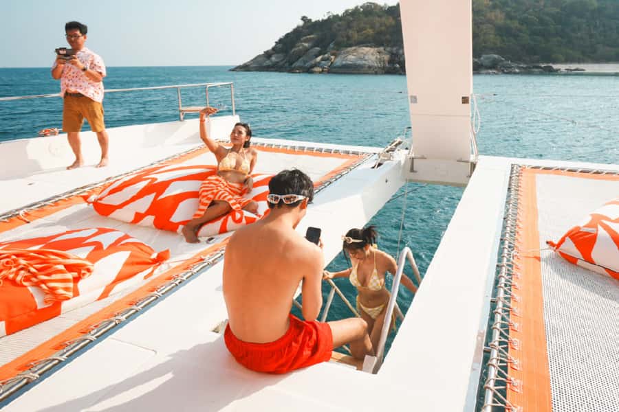 Pattaya: 3-Island Hopping Sunset Yacht & Buffet with Live DJ - The return to Ocean Marina and Pattaya