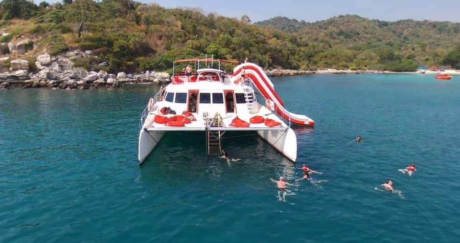 Pattaya: Full-Day 2 Islands Yacht Trip with Lunch and Sunset - Crew, communication, and comfort