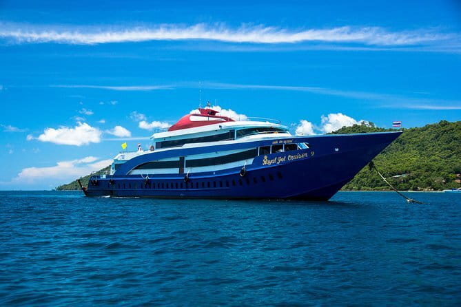 Phi Phi Maya and Maithon by Indigo Luxury Catamaran in Phuket - Food and comfort on board