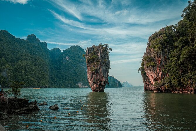 Phuket : James Bond Island and Phang Nga Bay by Premium Yacht - Kayaking into Hong Lagoon at Hong Island