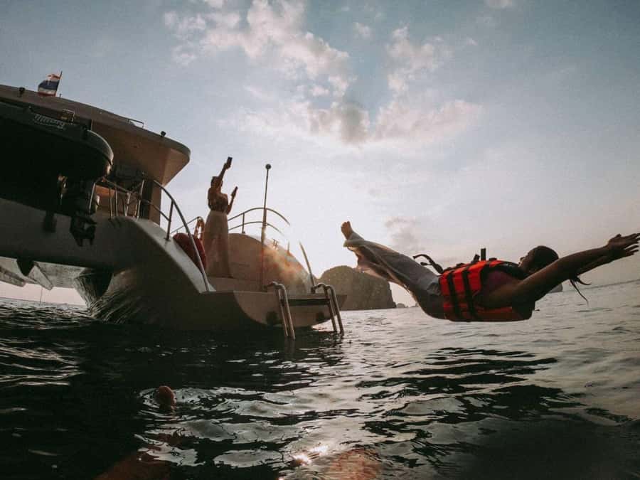 Phuket: James Bond Island Canoeing & Sunset Yacht Dinner - Dinner, drinks, and sunset at Ao Por