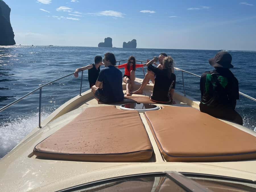 Phuket: Private Boat Charter to James Bond Island - Koh Hong by canoe, with room to look around