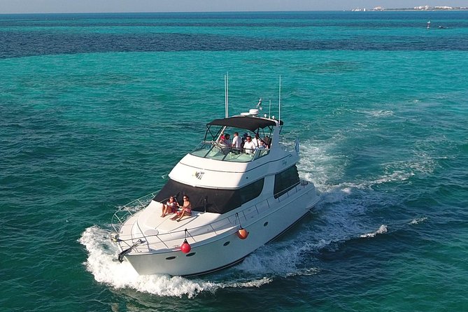 Playa Mujeres rent a Yacht 4hrs with Food and drinks aboard CA55 - Leaving VNV Marina for the Cancun coast