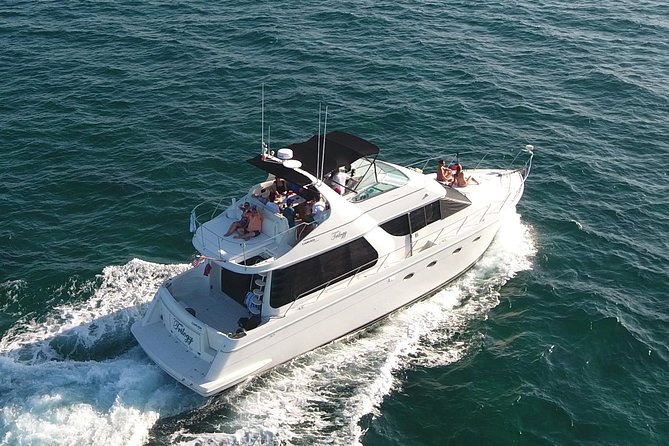 Playa Mujeres rent a Yacht 4hrs with Food and drinks aboard CA55 - Around El Garrafon and the Isla Mujeres coast