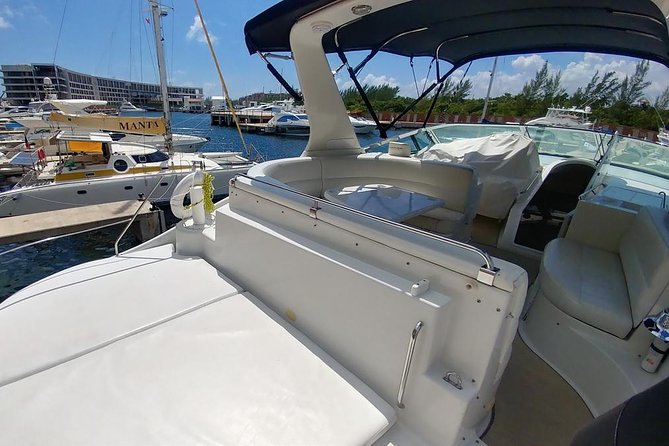 Playa Mujeres rent a Yacht 4hrs with Food and drinks aboard CA55 - Food, drinks, and the onboard meal