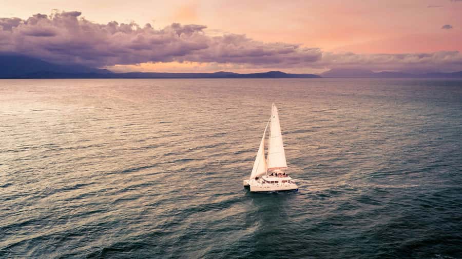 Port Douglas: Sunset Sailing Cruise on Luxury Catamaran - Why the small group makes a difference