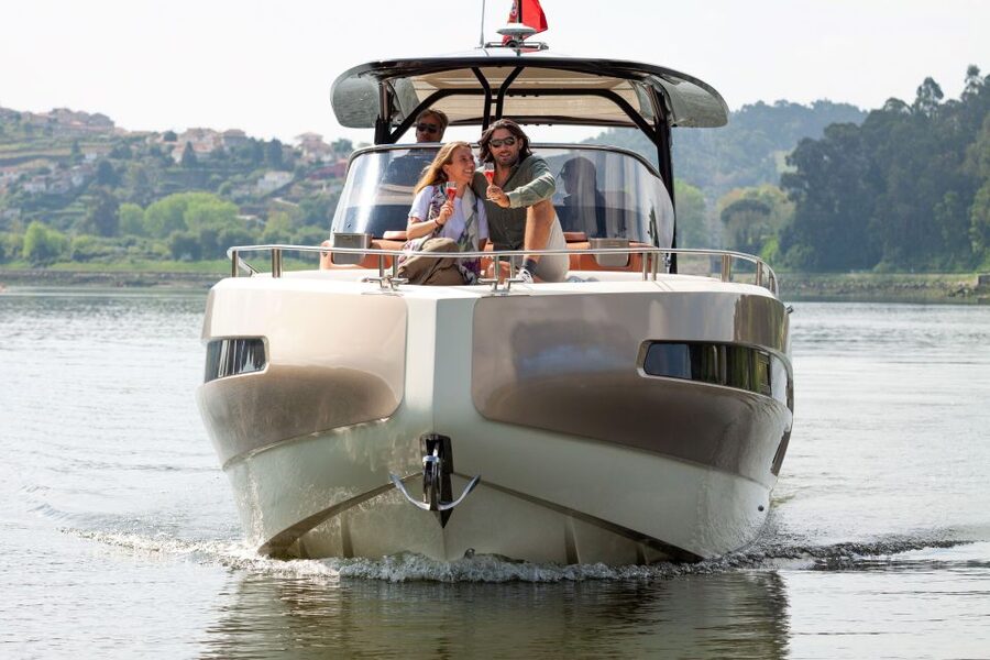 Porto: Douro River 2h Sunset Private Cruise with Port Wine - Freixo Bridge and Palácio do Freixo