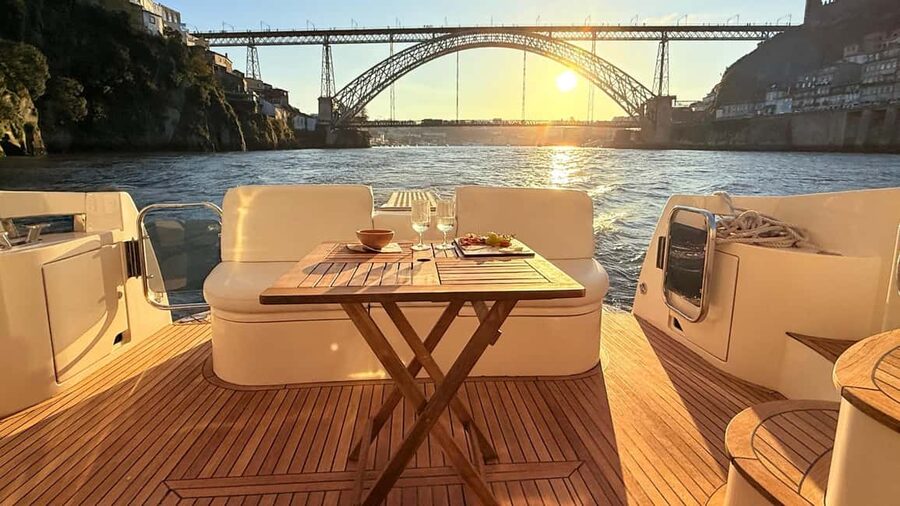 Porto: Luxury 6 Bridges Yacht Cruise with Wine & Snacks - From Gaia to Afurada and the Arrábida Bridge