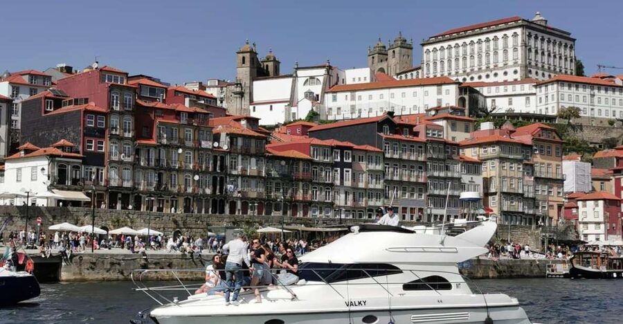 Porto: Luxury Yacht Tour of the 6 Bridges and Douro Estuary - Cais da Ribeira and the Dom Luís Bridge