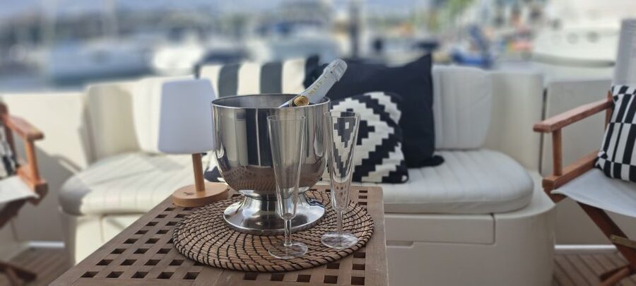 Porto: Luxury Yacht Tour of the 6 Bridges and Douro Estuary - The sunset option and the best time to go