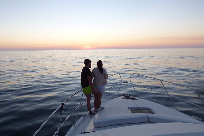 Porto: Luxury Yacht Tour on the Douro River - Sunset or Daytime - Who should book this Douro cruise?