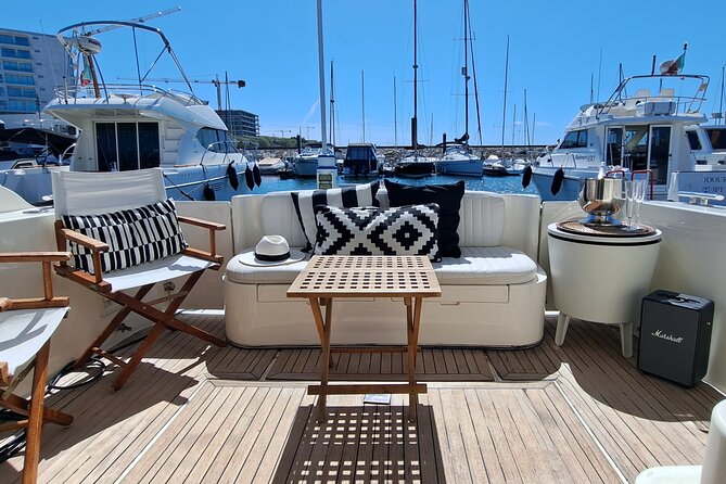 PORTO : Premium Yacht Tour – 6 Bridges & Douro Estuary Reserve - Leaving Douro Marina in Afurada
