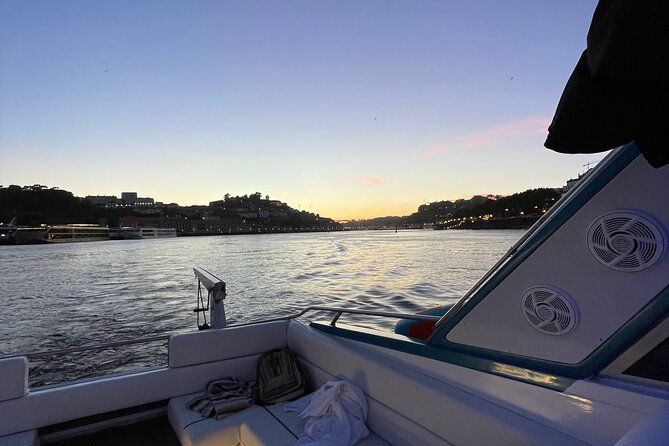 Porto: Private Yacht Cruise with Local Wine, Snacks and 6 Bridges - A private boat changes the mood