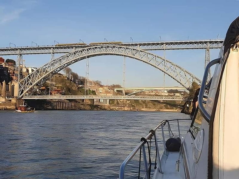 Porto: Sunset or Daytime Yacht Cruise with Welcome drink - Alfândega, Ribeira, and the Gaia riverfront