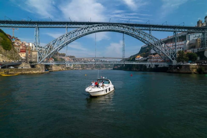 Porto: Sunset or Daytime Yacht Cruise with Welcome drink - The sunset run to Foz do Douro