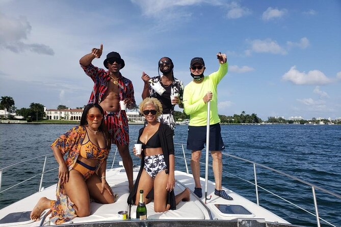Premium Miami Yacht Tour Experience: Captain, Champagne & Party! - Seeing Miami from the water