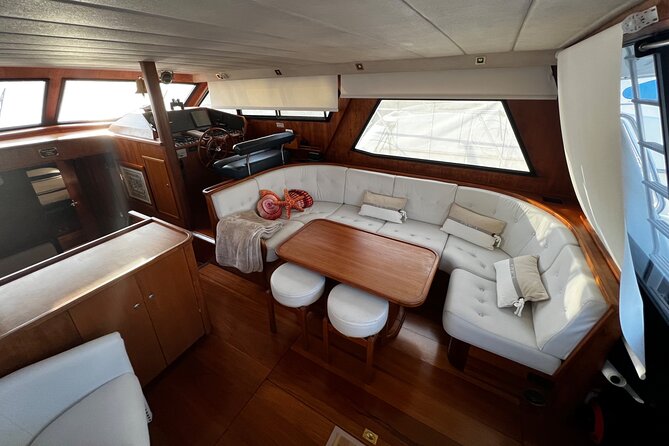 Premium Yacht Tour on the Douro - What the yacht experience feels like
