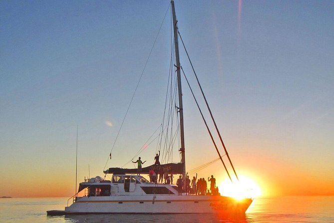 Private 2hr Yacht Hire Whitsundays - Your group controls the mood
