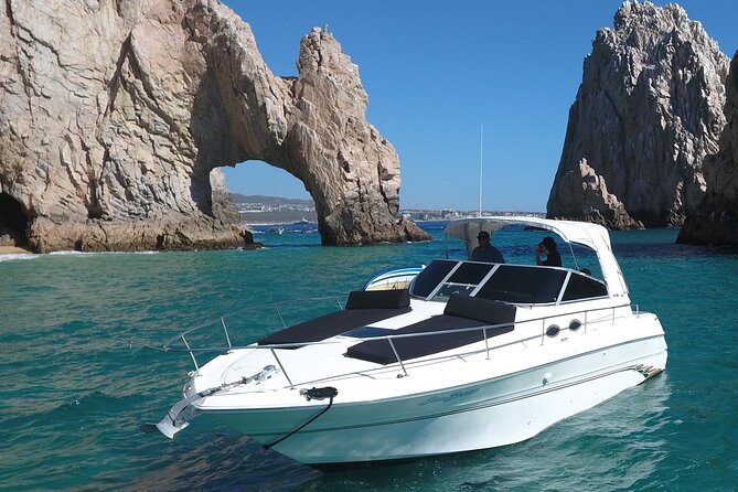 Private 3hr Yacht Cruise in Cabo San Lucas all included - El Arco is the essential photo stop