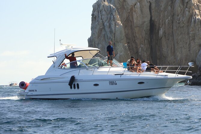 Private 42-foot luxury yacht tour in Los Cabos - Playa de los Amantes and the calmer side of the water