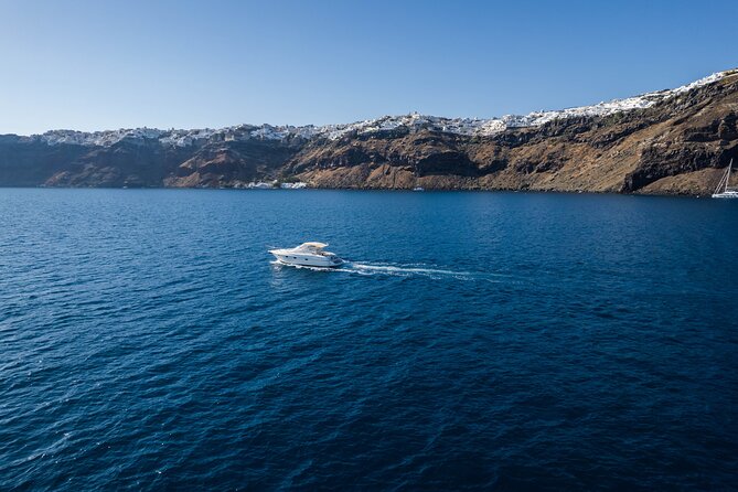 Private all included yacht Tour in Santorini - Thirasia lunch and the longer route