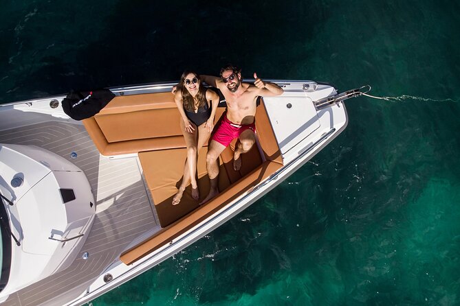 Private Axopar 37 MotorYacht Cruise in Santorini w/ Snack & Drink - Swimming, snorkeling, and time ashore