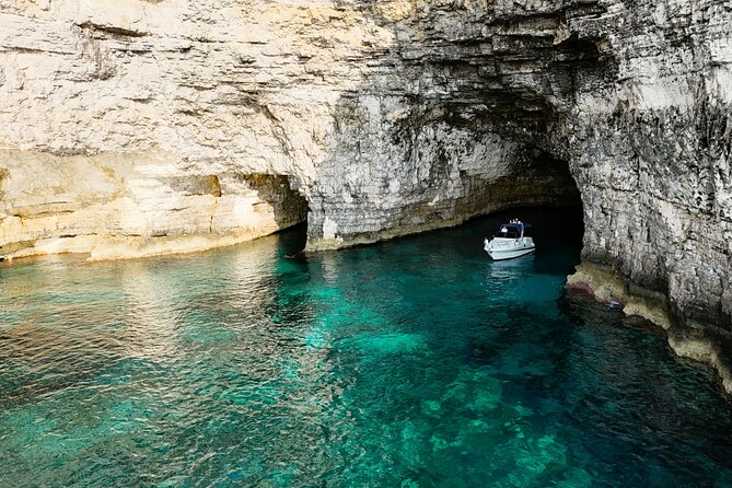 Private Boat Charter Blue Lagoon Crystal Lagoon Comino and Gozo - Blue Lagoon: beautiful, famous, and often busy