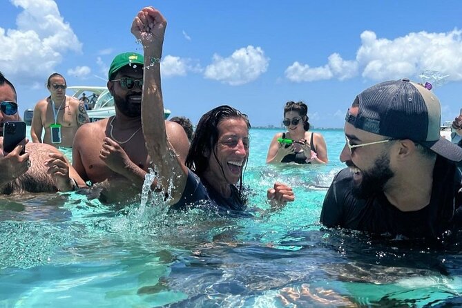 Private Boat Charter in Cayman Islands - A private boat instead of a fixed group tour