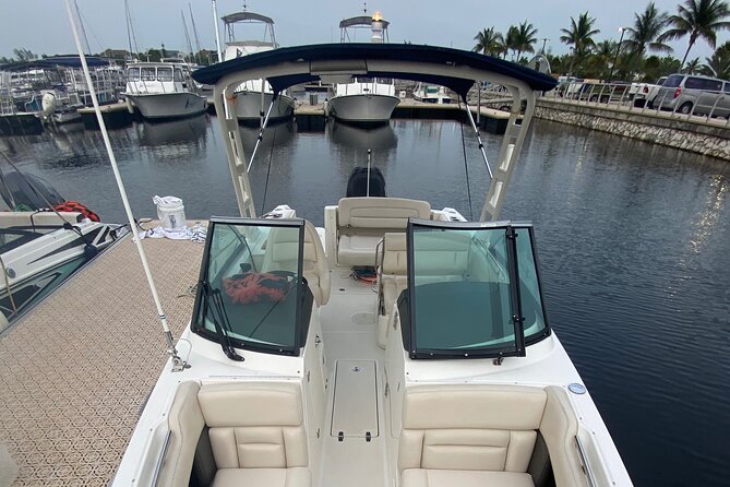 Private boat charter in Grand Cayman - Should you book Barefoot Charters?