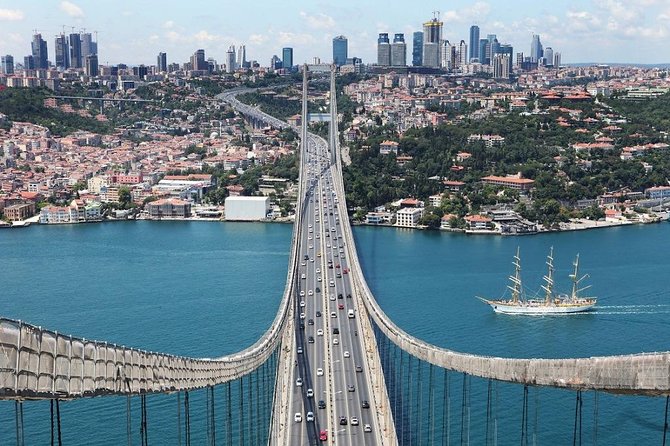 Private Bosphorus Cruise and Egyptian Bazaar with Motor Yacht - A 90-minute cruise between two continents
