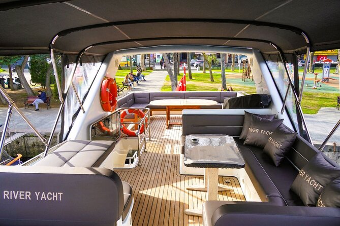 Private Bosphorus Cruise with Luxury Yacht - Rumeli Fortress and the Fatih Sultan Mehmet Bridge