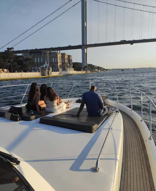 Private Bosphorus Yacht with Local Guide and Snacks - Why the Bosphorus is Istanbul’s best evening viewpoint