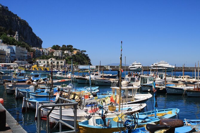 Private Capri Luxury Boat Experience: Cruise, Swim & Sunbathe - What the skipper adds to the experience