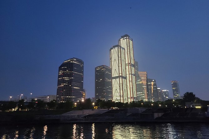 Private Catamaran Yacht Tour in Han River - What the catamaran ride feels like