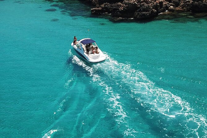 Private Charter 30ft Sports Yacht - The price is strongest with eight or nine people