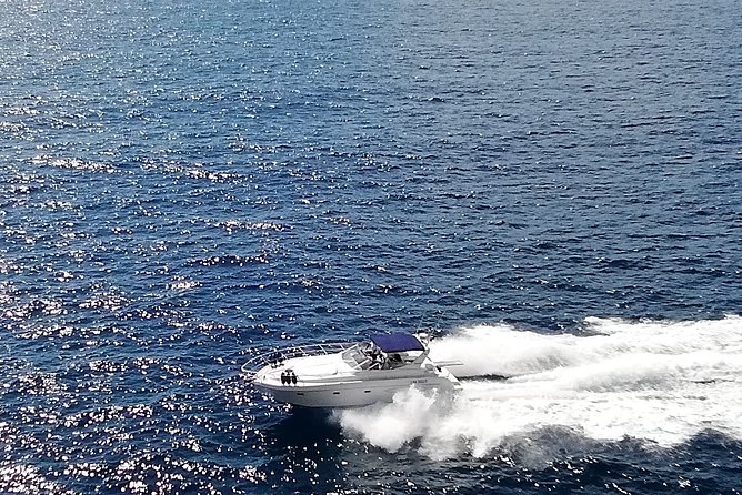 Private Cruise around Capri - yacht 40' - Meeting the yacht at Capri Harbour