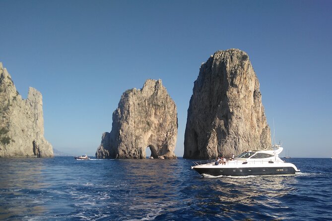 Private Cruise around Capri - yacht 50' - The Blue Grotto and other sea caves